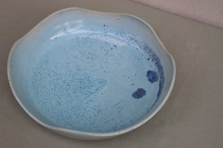 Wavy serving bowl