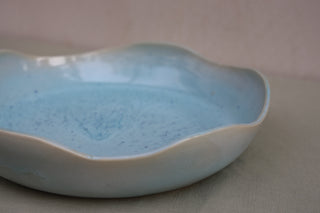 Wavy serving bowl