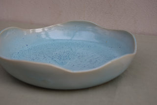 Wavy serving bowl
