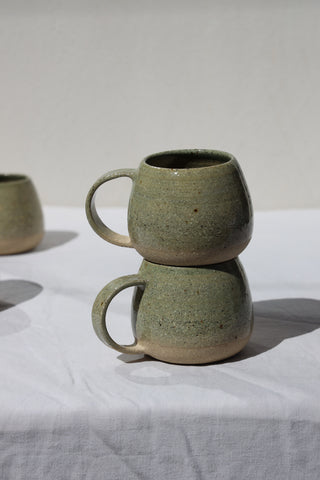 Pair of petite tea cups or coffee mugs with handle