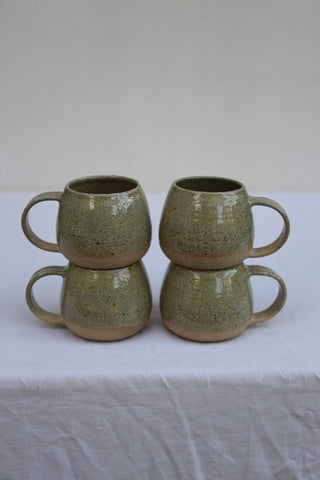 Pair of petite tea cups or coffee mugs with handle