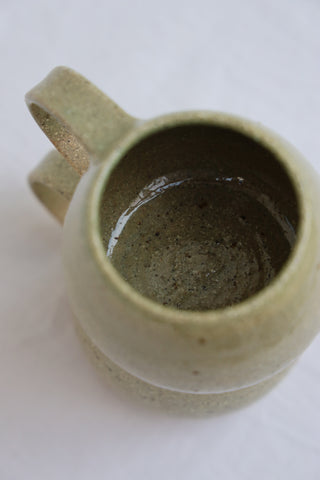 Pair of petite tea cups or coffee mugs with handle