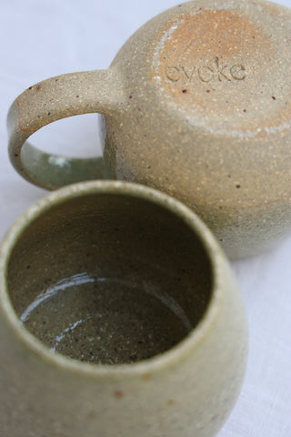 Pair of petite tea cups or coffee mugs with handle