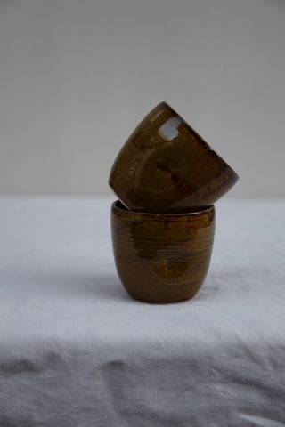 Pair of dimple cups in burnt toffee (sample)