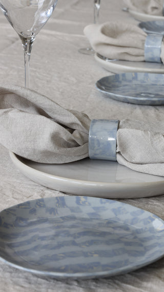 Set of six lilac plates with mix matching napkin rings