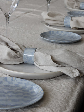 Set of six lilac plates with mix matching napkin rings