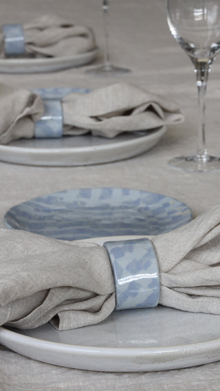 Set of six lilac plates with mix matching napkin rings