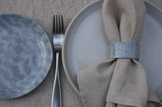 Set of six lilac plates with mix matching napkin rings