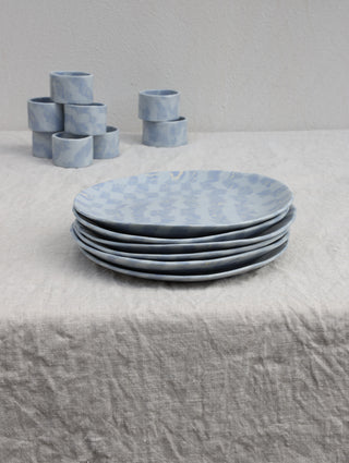 Set of six lilac plates with mix matching napkin rings