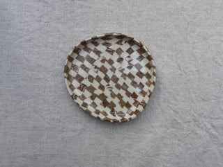 Set of four Chickedey-Checkedey plates with matching napkin rings