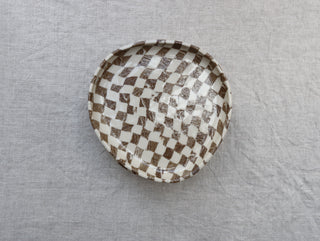 Set of four Chickedey-Checkedey plates with matching napkin rings