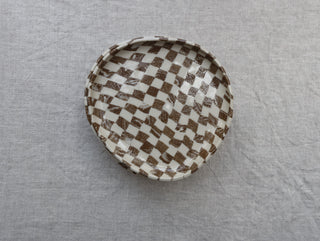 Set of four Chickedey-Checkedey plates with matching napkin rings