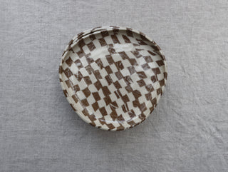 Set of four Chickedey-Checkedey plates with matching napkin rings